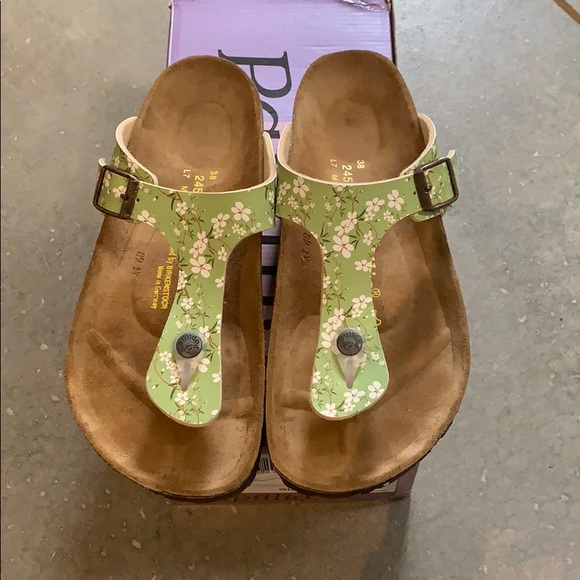Birkenstock Shoes - NWT Birkenstock gizeh